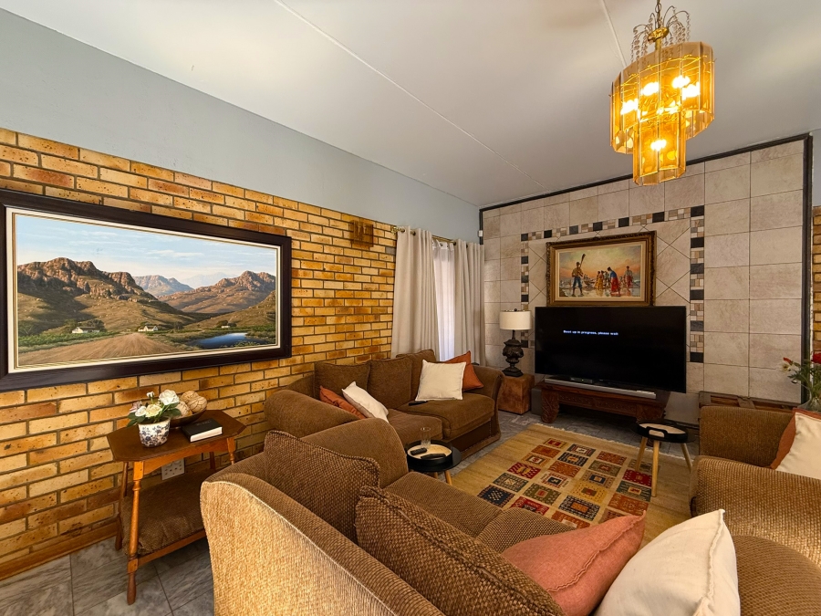 6 Bedroom Property for Sale in Van Der Hoff Park North West